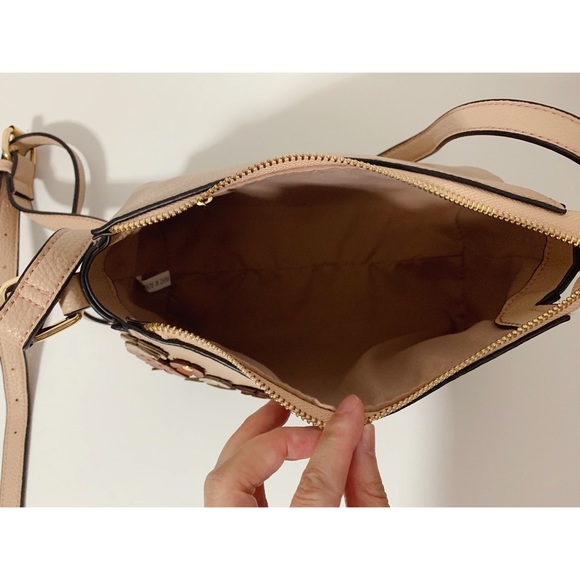 Super Cute Flowers Crossbody Bag - Picture 6 of 7